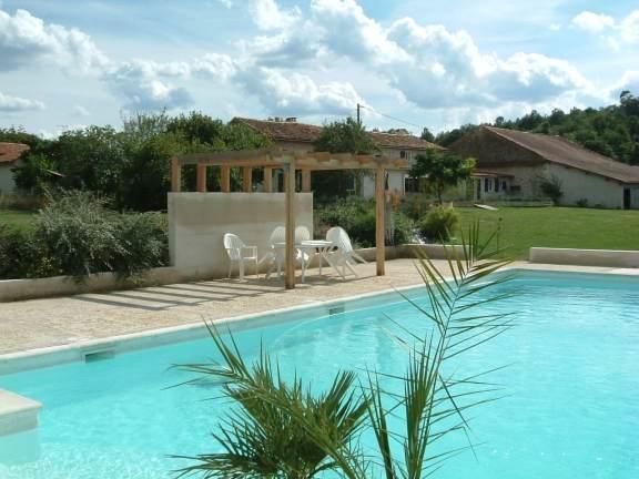 Les Chardons Hotel Chenaud Buitenkant foto